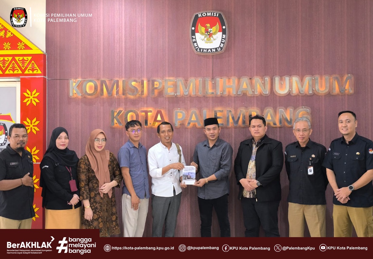 Ketua dan Anggota KPU Kota Palembang menerima audiensi dari Lembaga Riset PUTIN